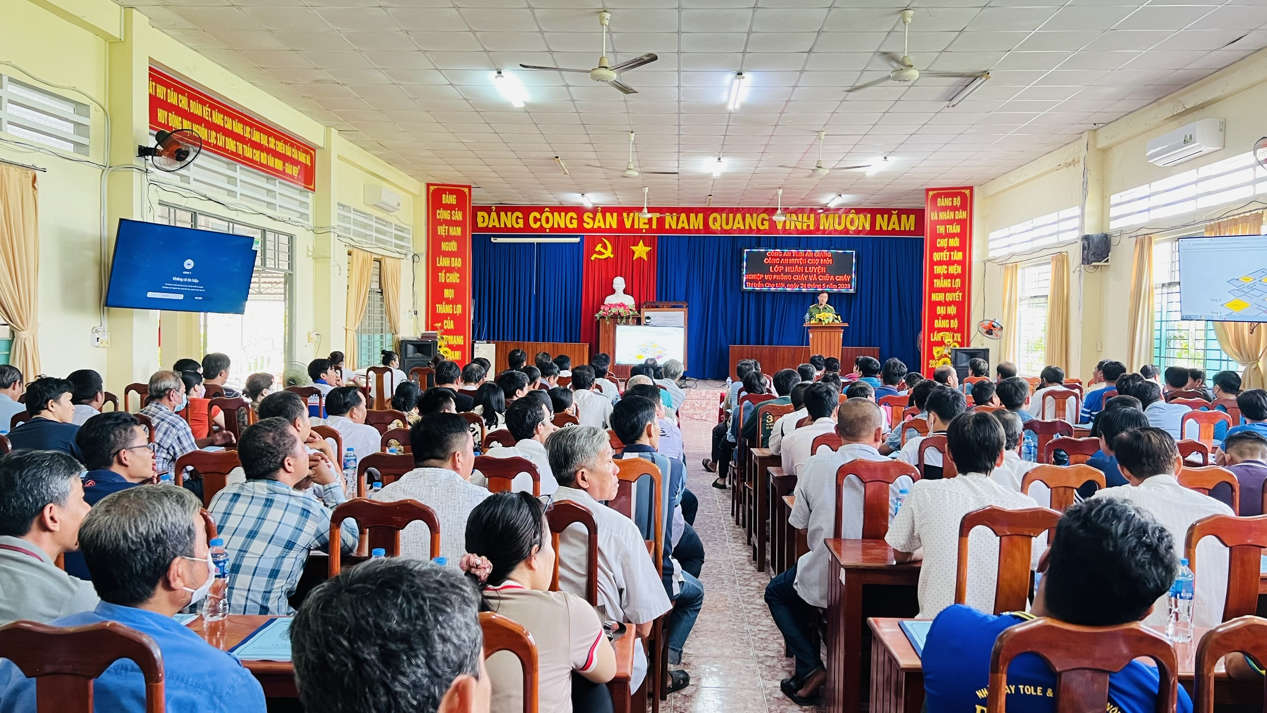 Hình ảnh tại buổi huấn luyện PCCC