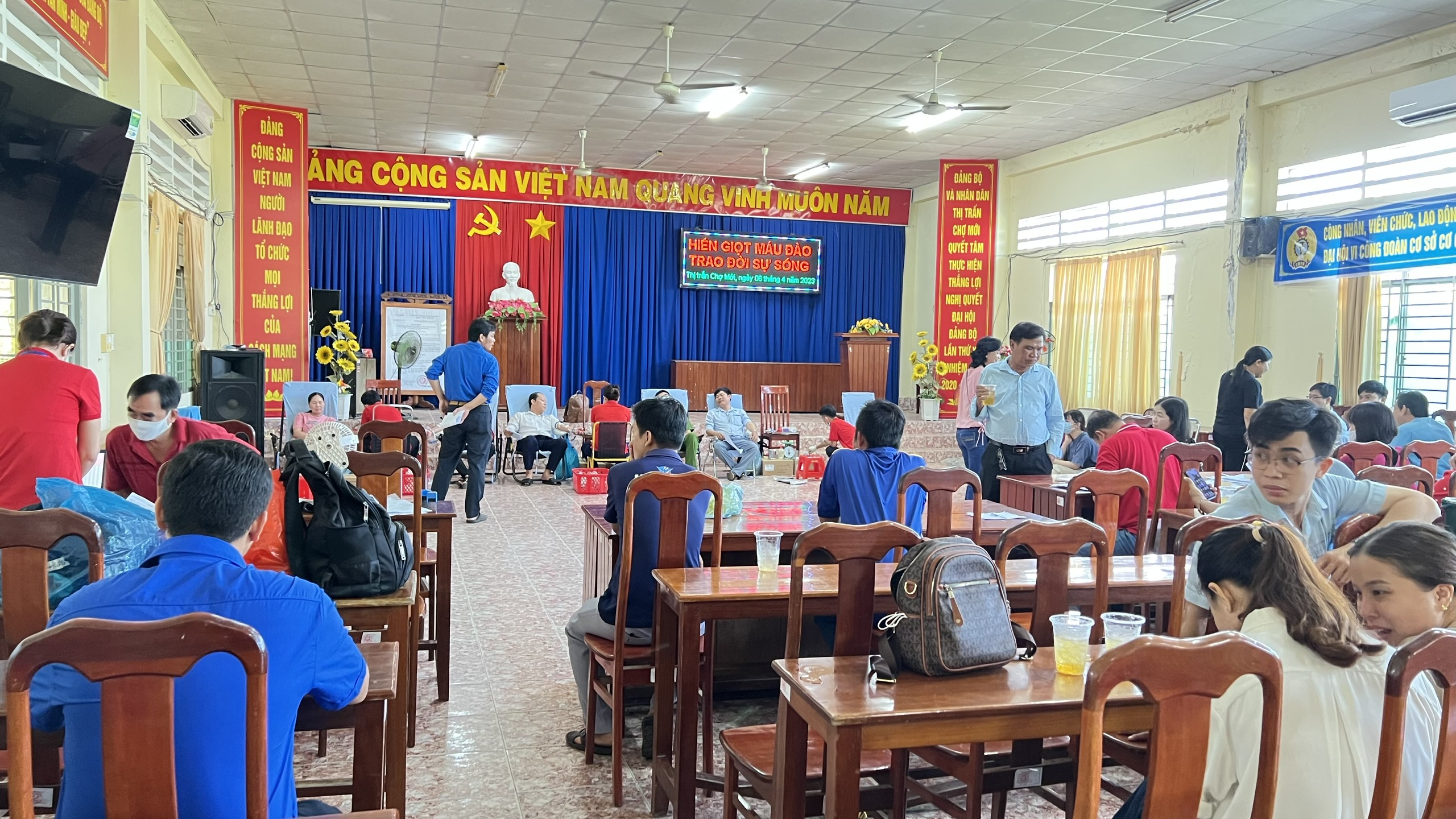 HÌNH ẢNH HIẾN MÁU TÌNH NGUYỆN NĂM 2023 TẠI THỊ TRẤN CHỢ MỚI