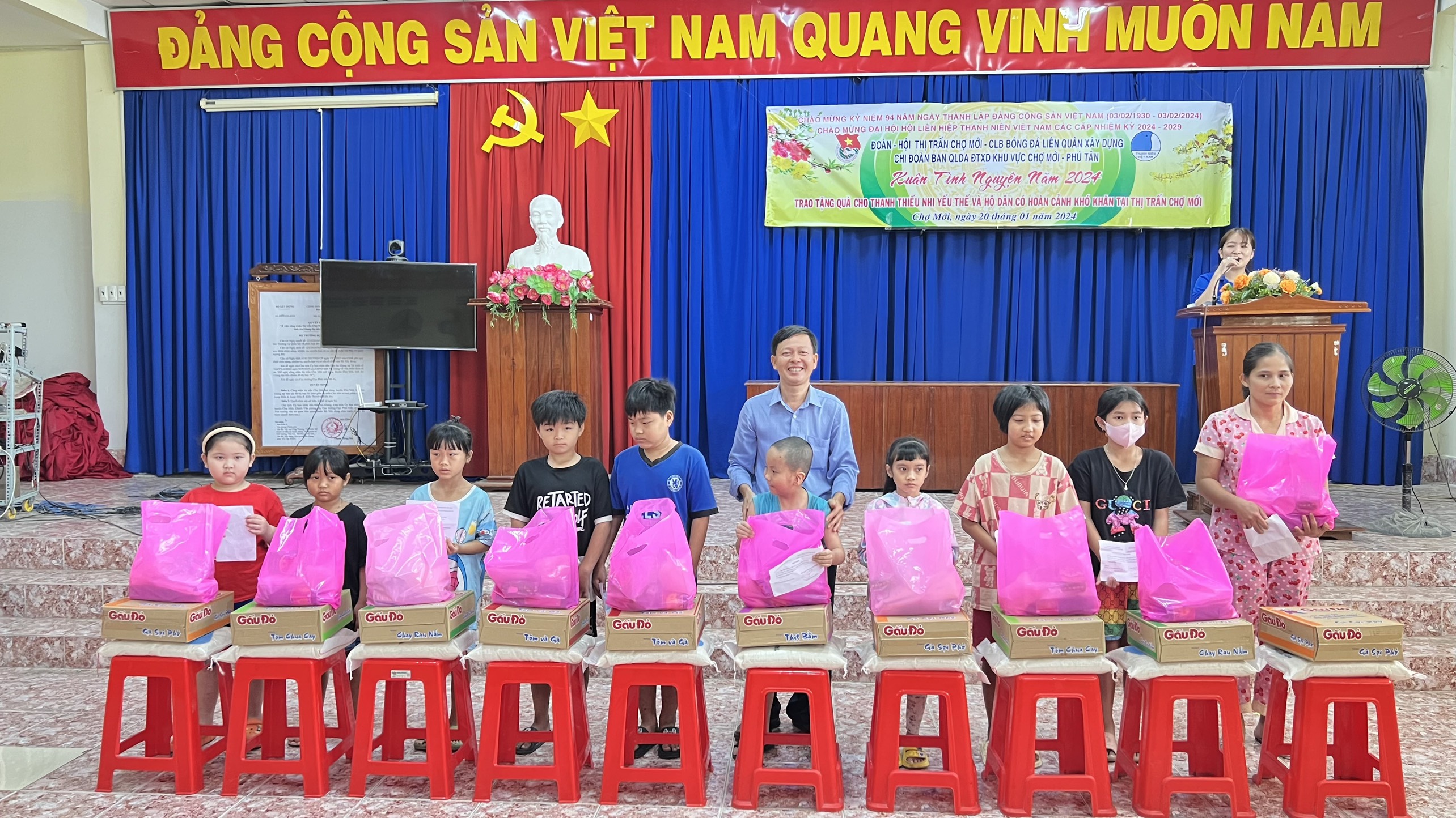 HOẠT ĐỘNG CHĂM LO TẠI THỊ TRẤN CHỢ MỚI NHÂN DỊP TẾT GIÁP THÌN NĂM 2024
