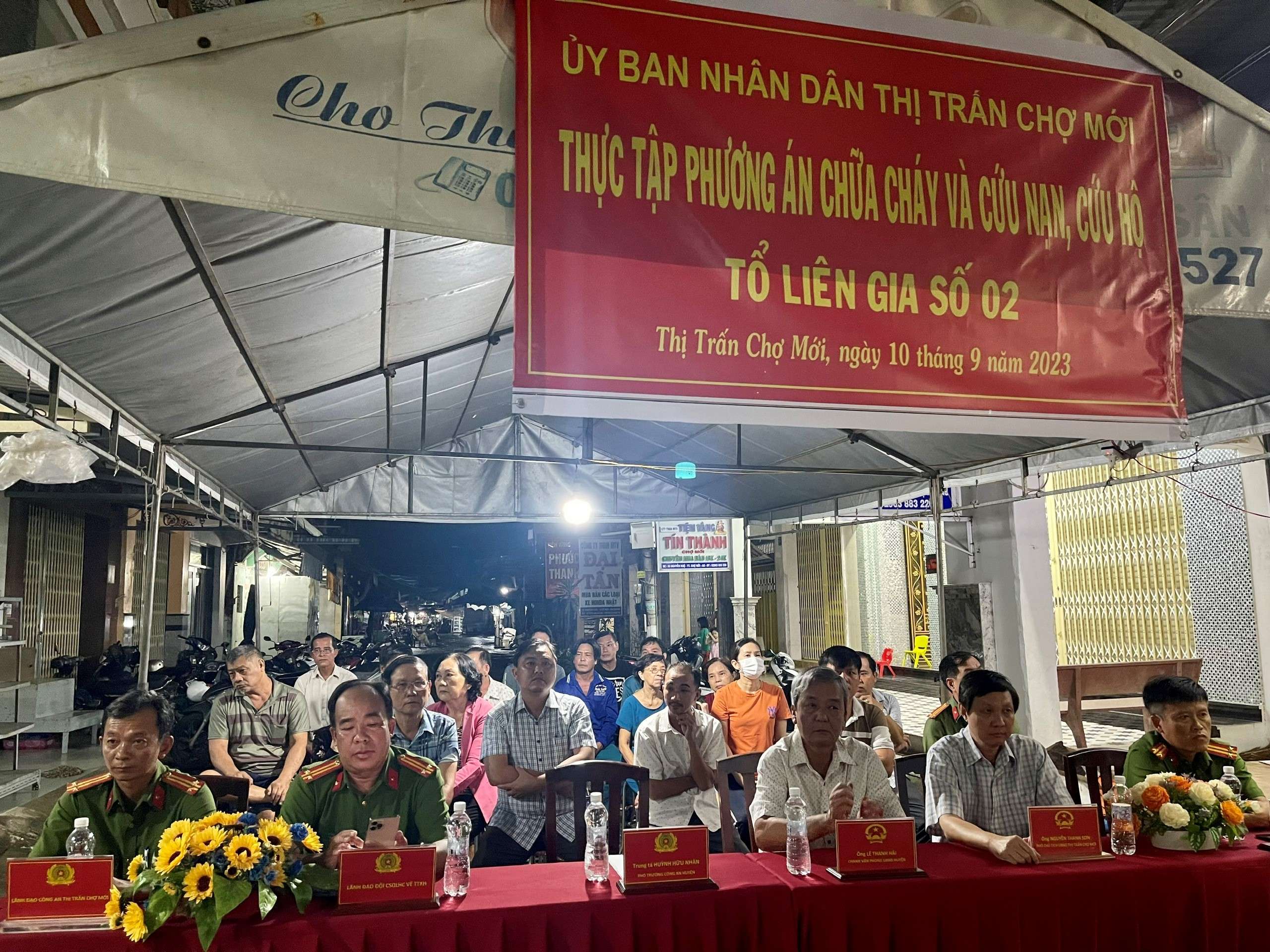 ĐẠI BIỂU THAM DỰ