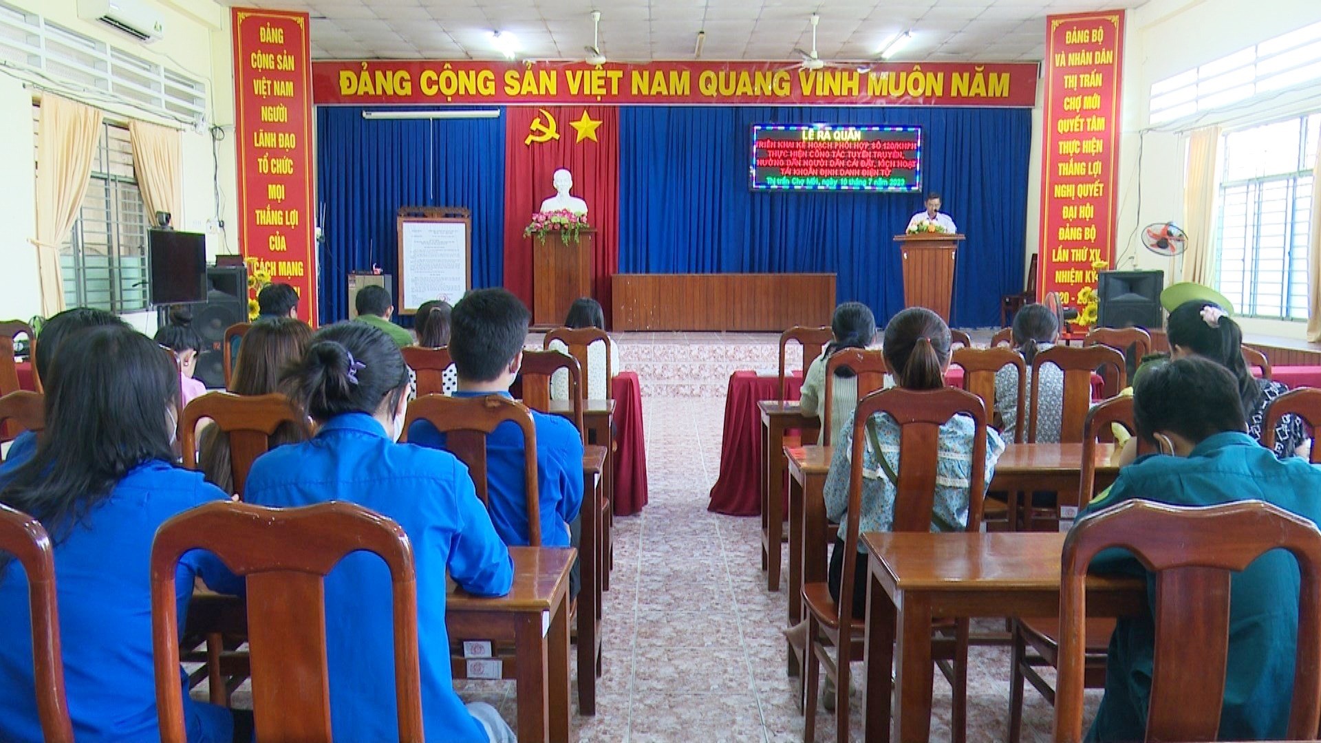 THỊ TRẤN CHỢ MỚI RA QUÂN CÀI ĐẶT KÍCH HOẠT TÀI KHOẢN ĐỊNH DANH ĐIỆN TỬ