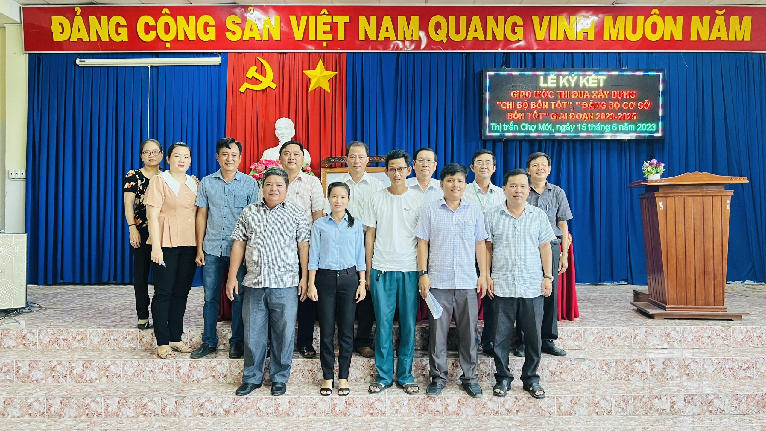ký kết giao ước thi đua xây dựng “Chi bộ bốn tốt”, “Đảng bộ bốn tốt” giai đoạn 2023 – 2025