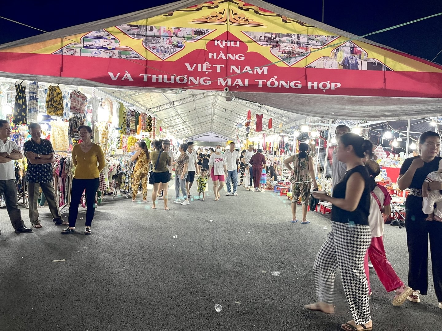 khai mạc Hội chợ mua Sắm và ẩm thực hàng Việt Nam - Thái Lan - Ngày hội bánh dân gian