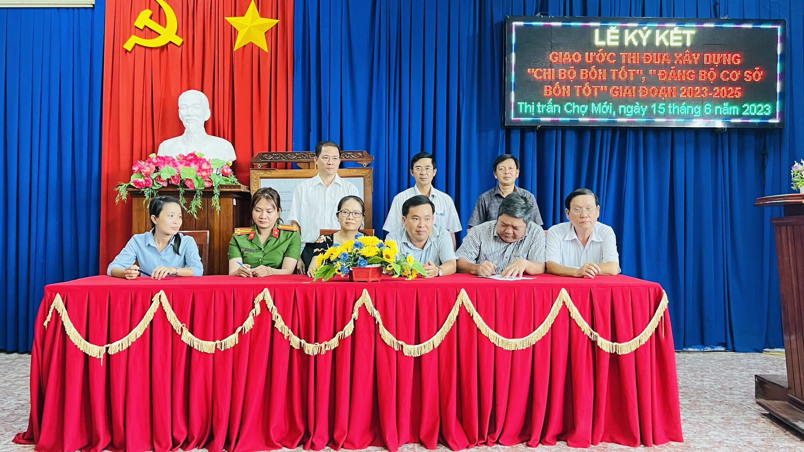 ký kết giao ước thi đua xây dựng “Chi bộ bốn tốt”, “Đảng bộ bốn tốt” giai đoạn 2023 – 2025