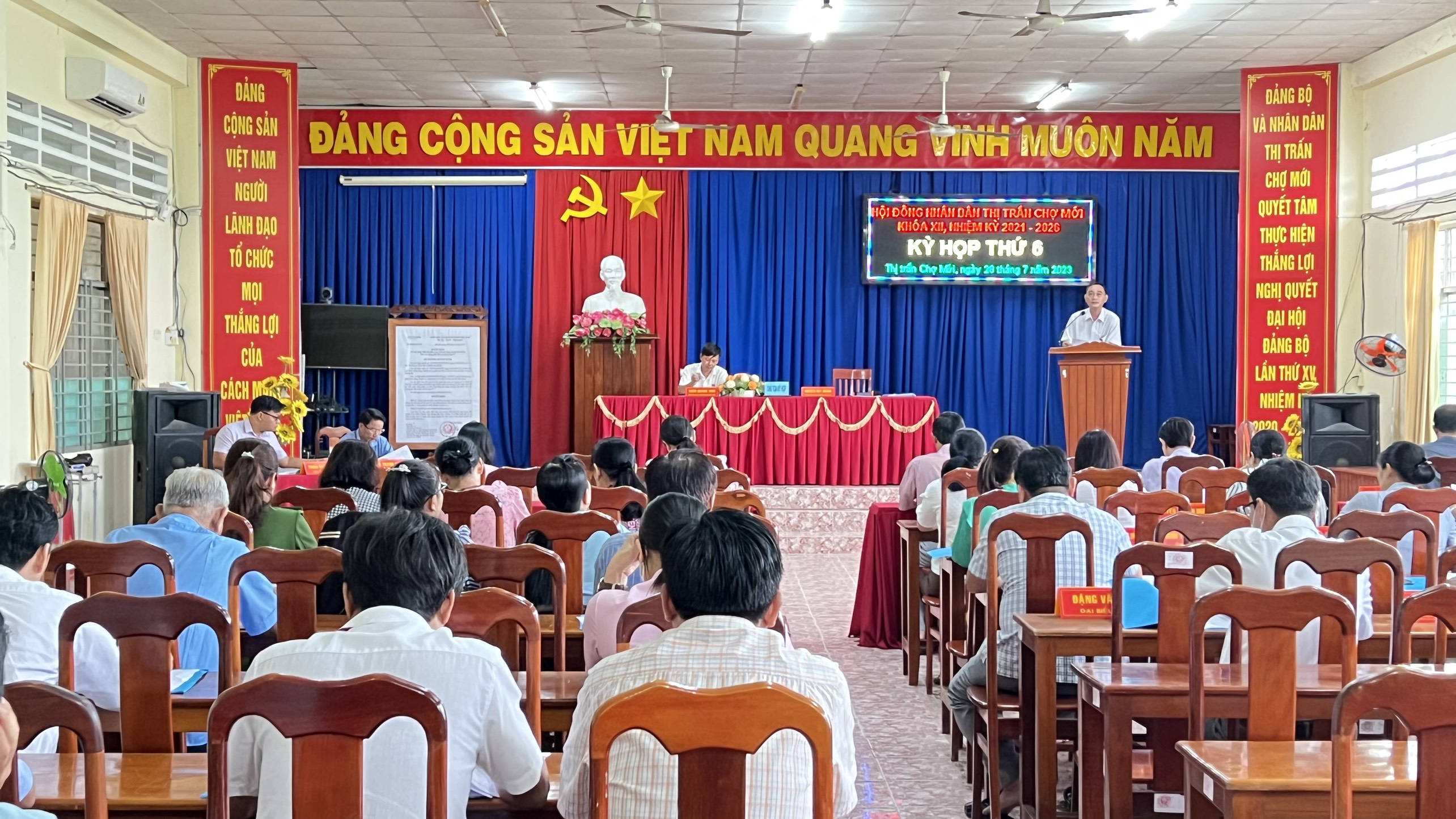 KỲ HỌP THỨ 6 HỘI ĐỒNG NHÂN DÂN THỊ TRẤN CHỢ MỚI KHÓA XII, NHIỆM KỲ 2021-2026