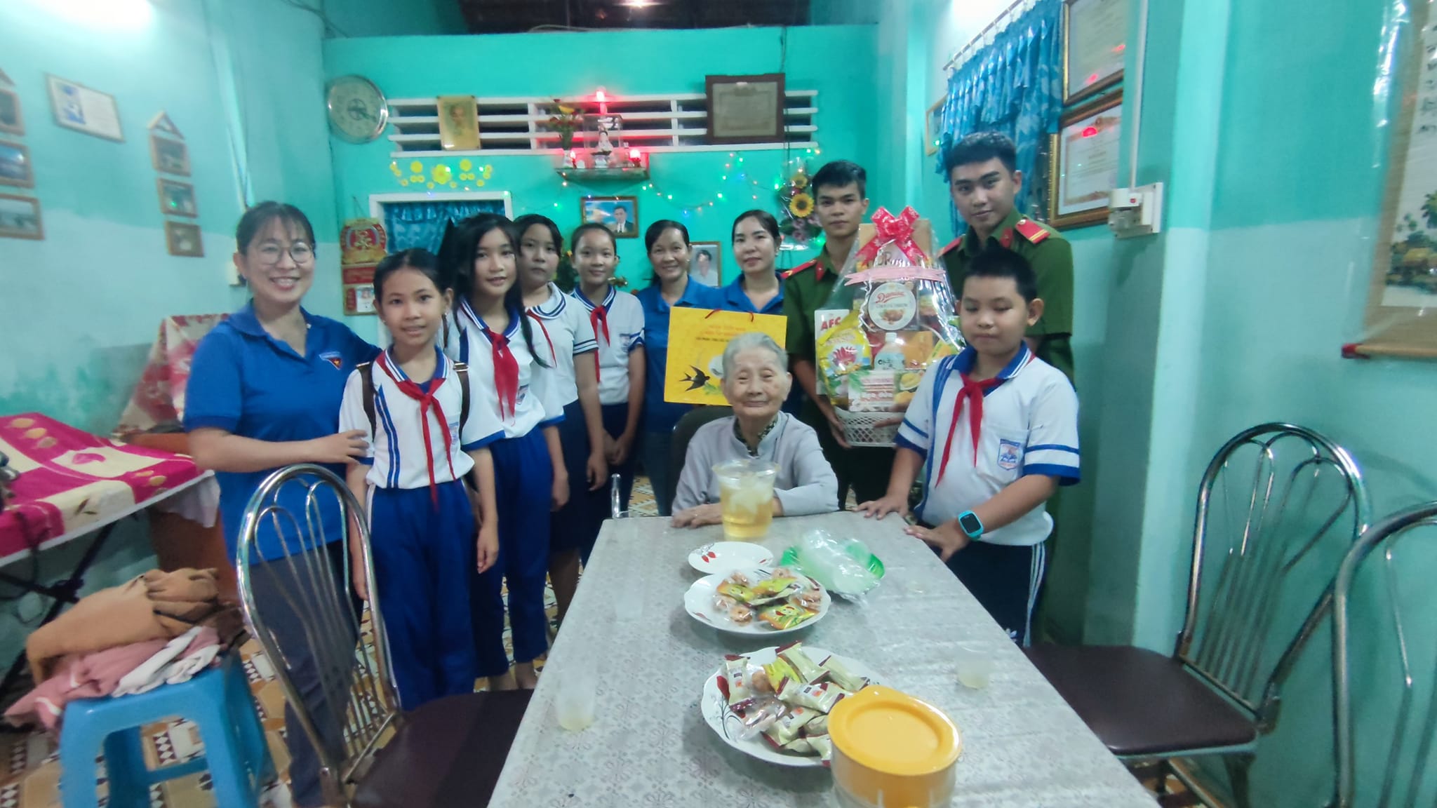 THĂM VÀ TẶNG QUÀ MẸ VIỆT NAM ANH HÙNG NHÂN KỶ NIỆM 76 NĂM NGÀY THƯƠNG BINH LIỆT SỸ 27/7/1947 - 27/7/2023