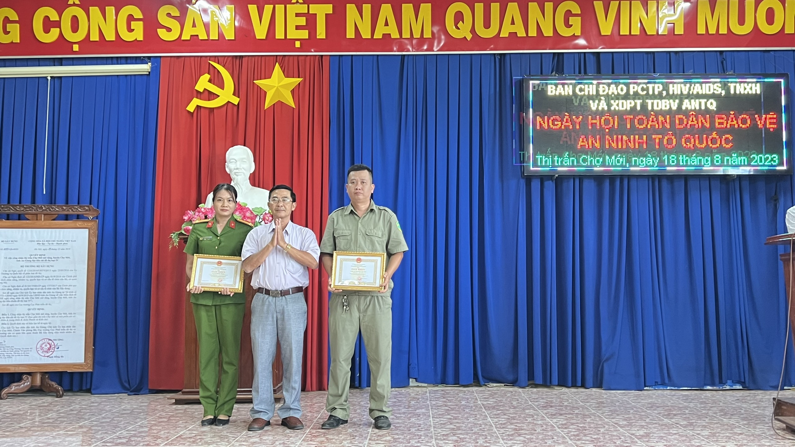 NGÀY HỘI TOÀN DÂN BẢO VỆ AN NINH TỔ QUỐC