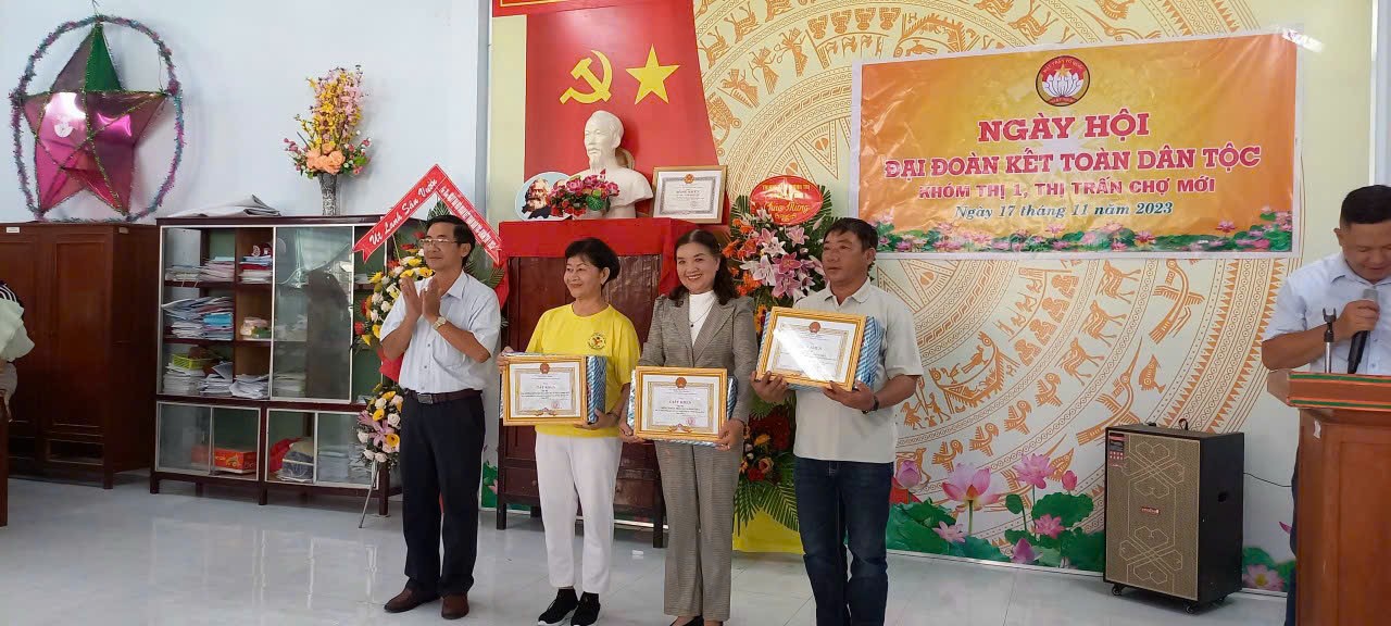 NGÀY HỘI ĐẠI ĐOÀN KẾT TOÀN DÂN TỘC TẠI KHÓM THỊ 1