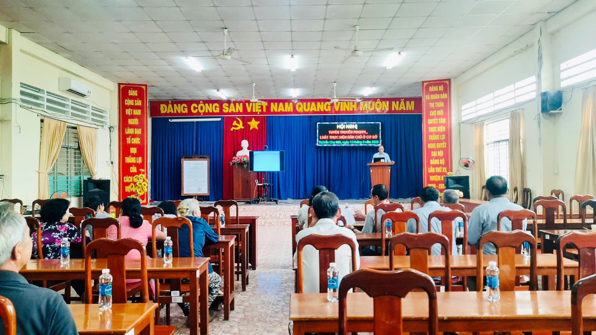 TUYÊN TRUYỀN, PHỔ BIẾN GIÁO DỤC PHÁP LUẬT, LUẬT THỰC HIỆN DÂN CHỦ Ở CƠ SỞ
