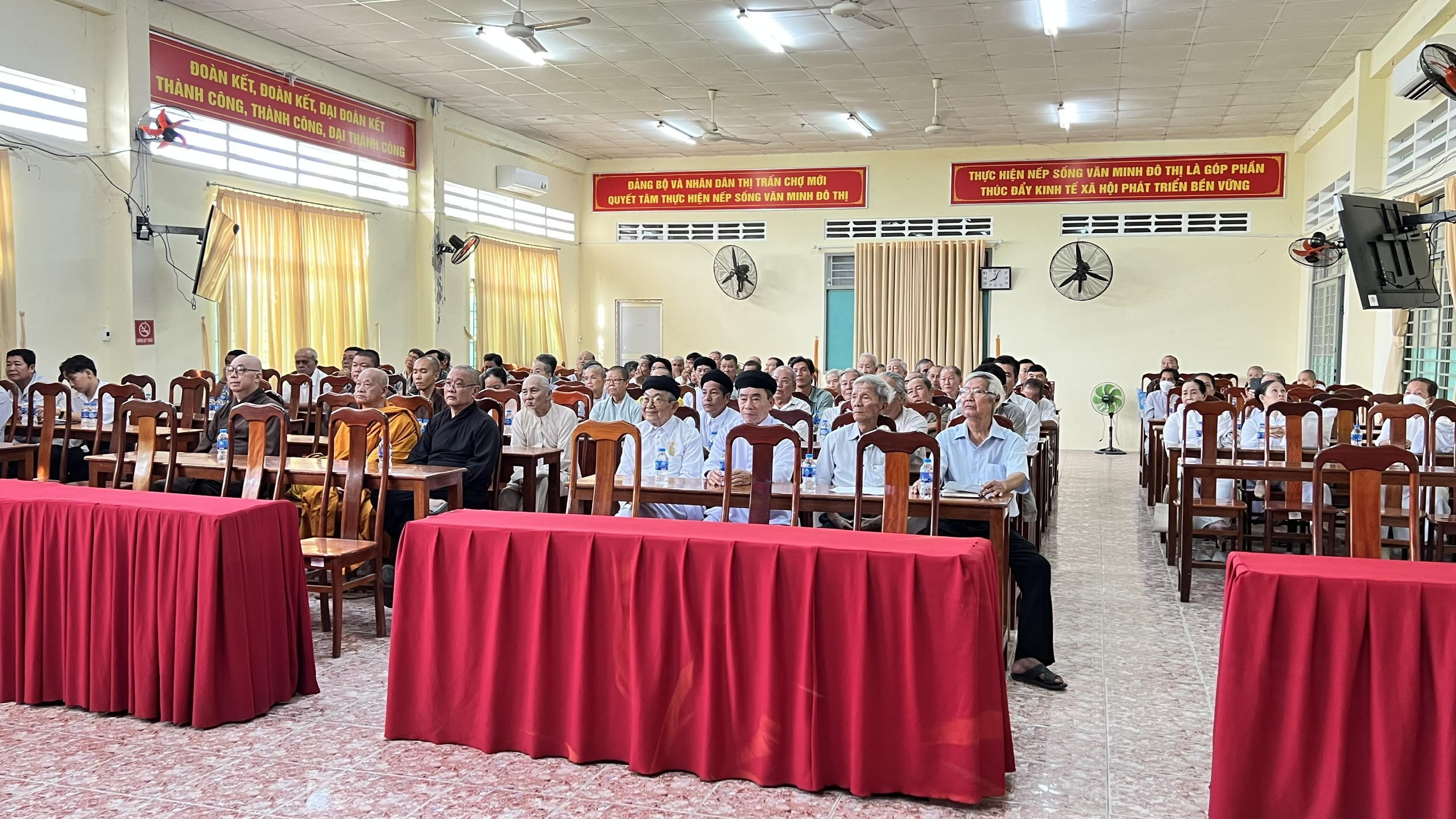 TRIỂN KHAI NỘI DUNG TÁC PHẨM CỦA ĐỒNG CHÍ TỔNG BÍ THƯ NGUYỄN PHÚ TRỌNG