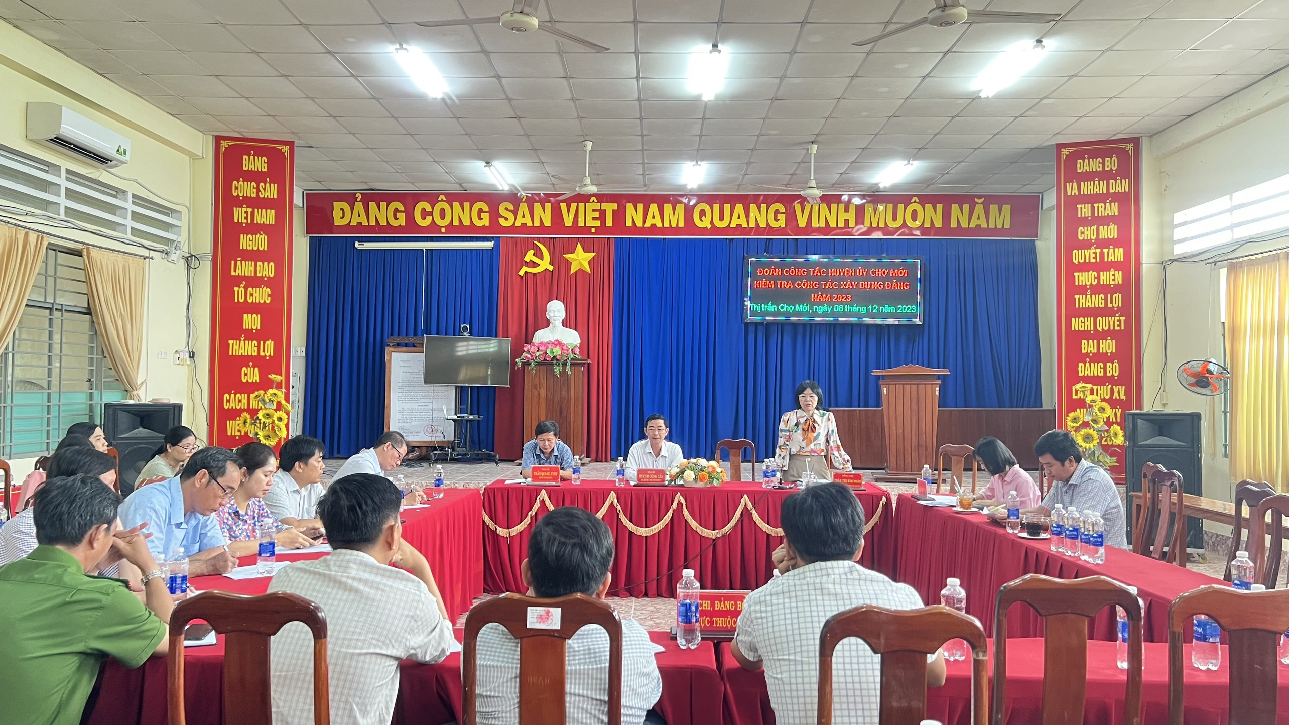 KIỂM TRA CÔNG TÁC XÂY DỰNG ĐẢNG TẠI ĐẢNG ỦY THỊ TRẤN CHỢ MỚI