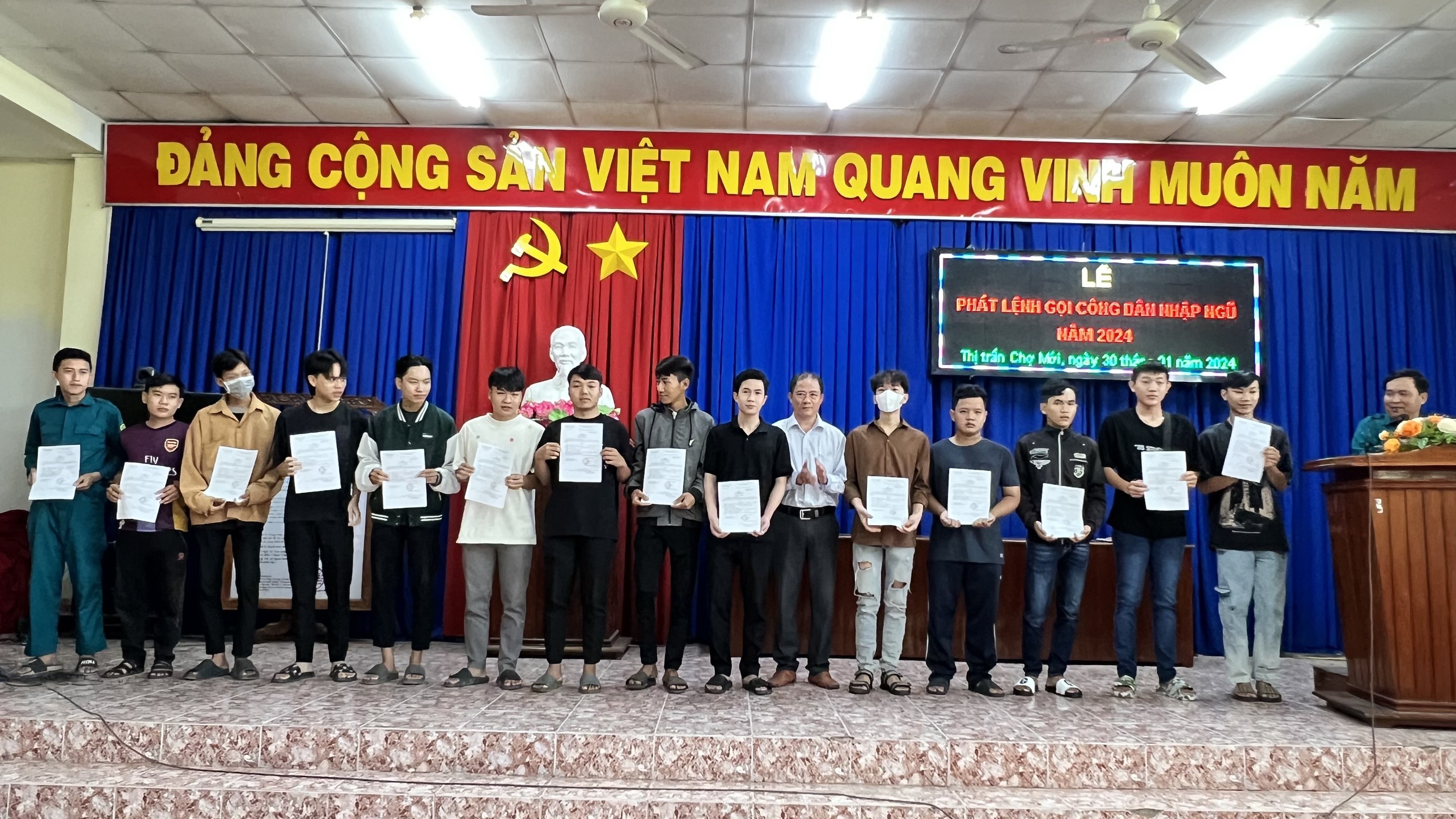 PHÁT LỆNH GỌI CÔNG DÂN NHẬP NGŨ NĂM 2024