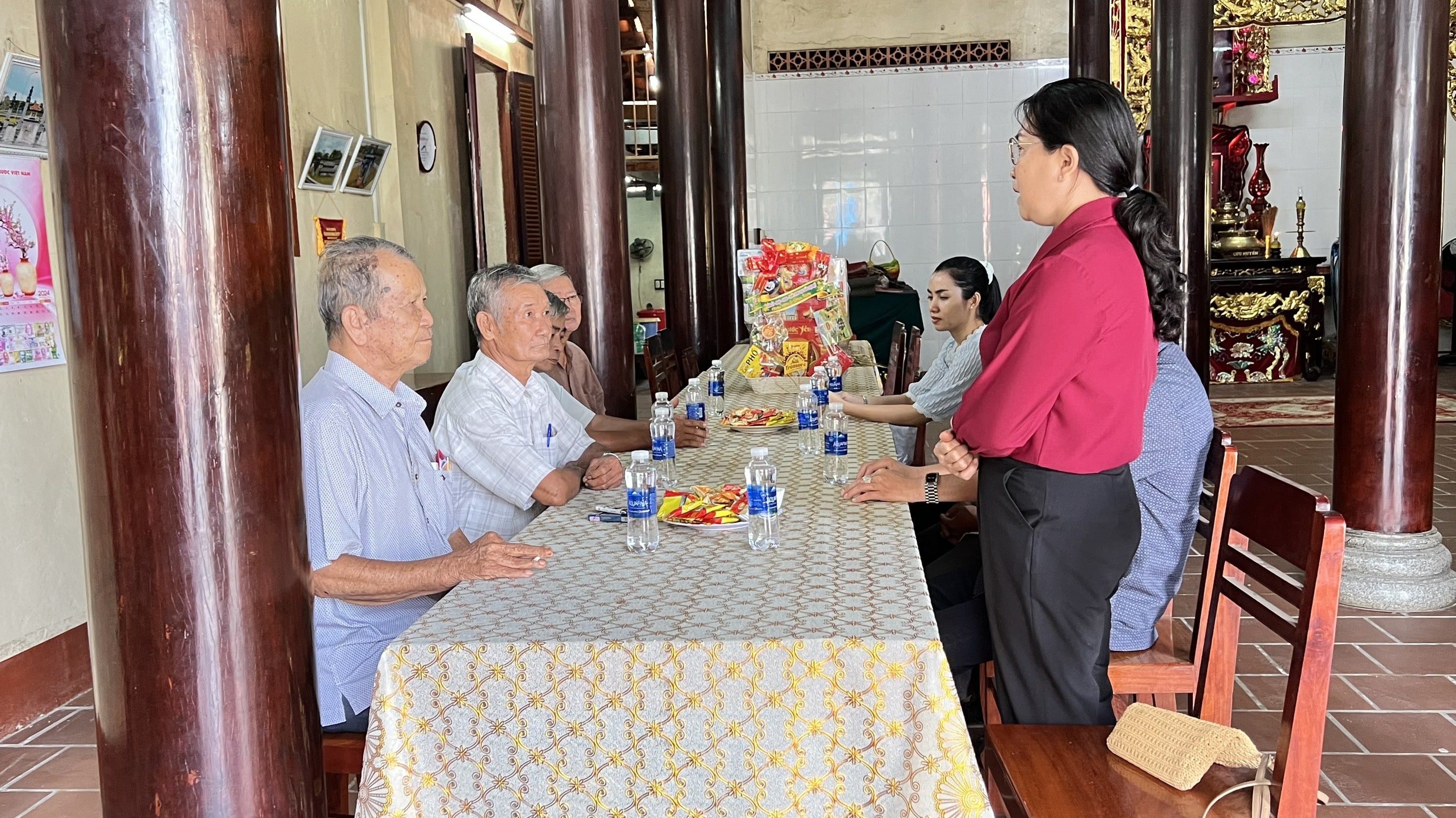 ĐẢNG ỦY - HĐND - UBND - UBMTTQ VIỆT NAM THỊ TRẤN CHỢ MỚI THĂM VÀ CHÚC TẾT GIÁP THÌN NĂM 2024 CÁC CƠ SỞ TÔN GIÁO