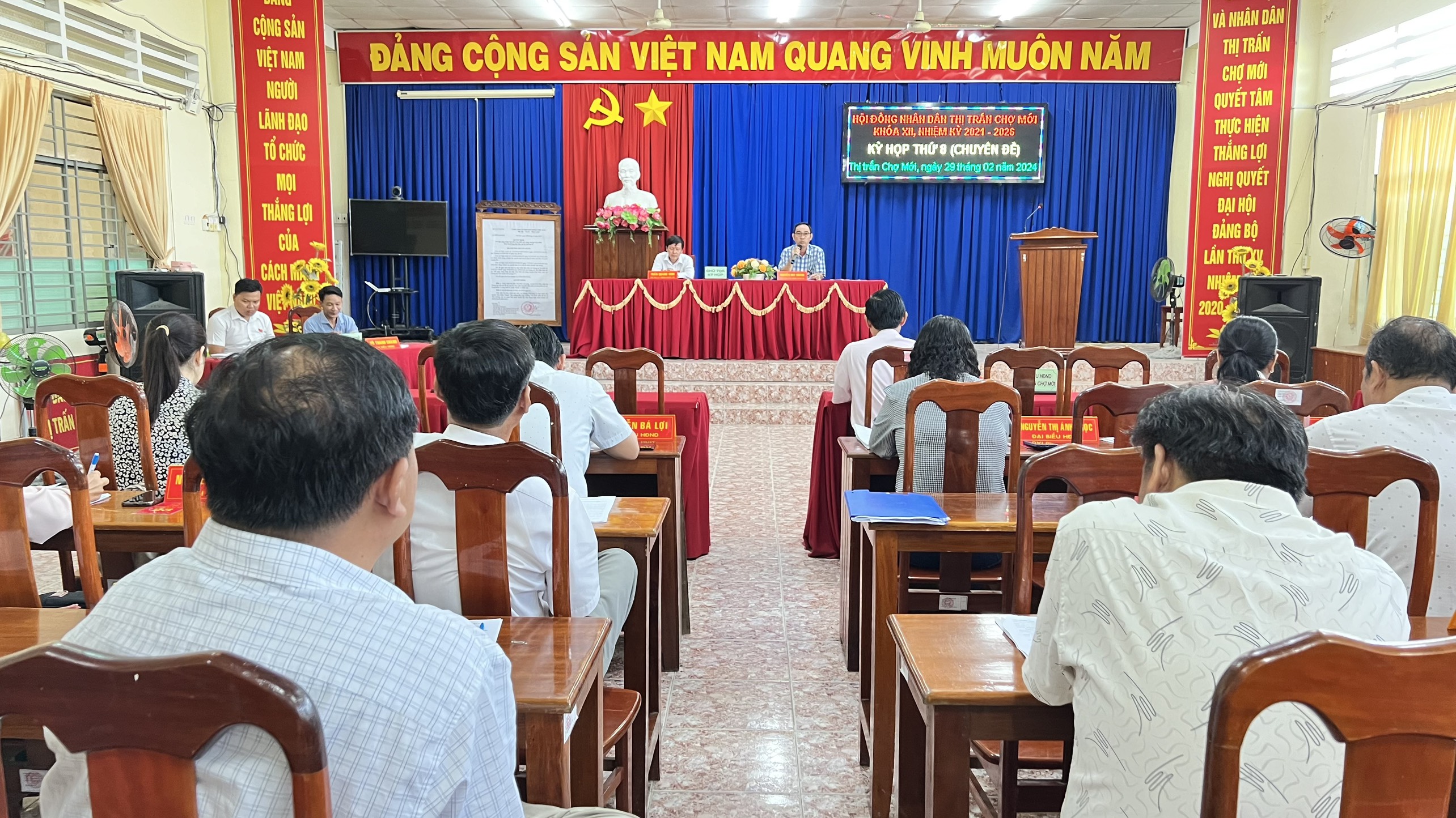 KỲ HỌP THỨ 8 (CHUYÊN ĐỀ) HỘI ĐỒNG NHÂN DÂN THỊ TRẤN CHỢ MỚI KHÓA XII, NHIỆM KỲ 2021-2026