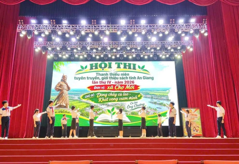 Cho Moi tham du Hoi thi tuyen truyen gioi thieu