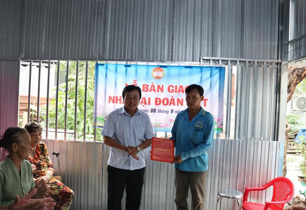 Ban giao nha DDK Long Hoa