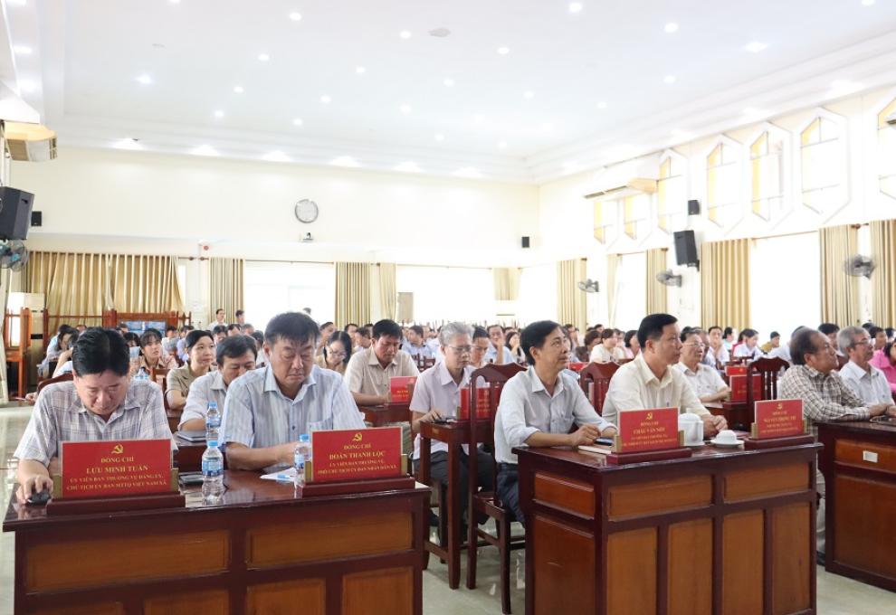 Tham du HNTT trien khai NQ CT