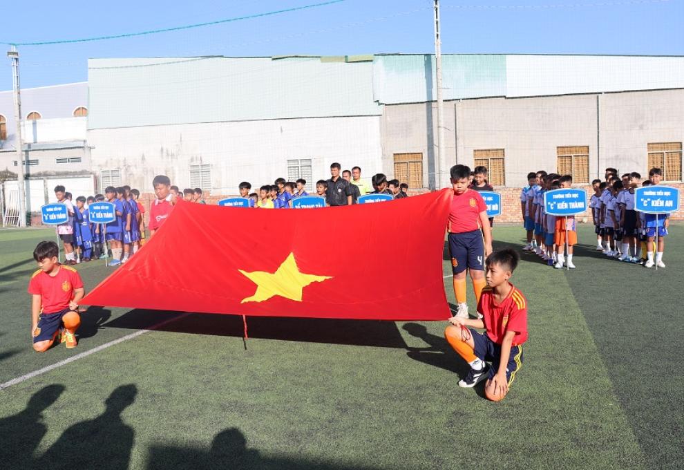 Khai mạc giai bogn da hs Tieu hoc