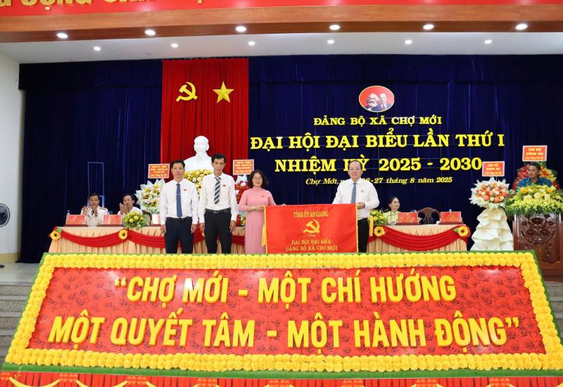 “Chợ Mới - Một chí hướng - Một quyết tâm - Một hành động”