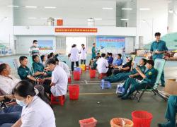 Chien dich nhung giot mau hong he 2026