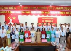 Cong bo QD sap nhap truong va nhan su